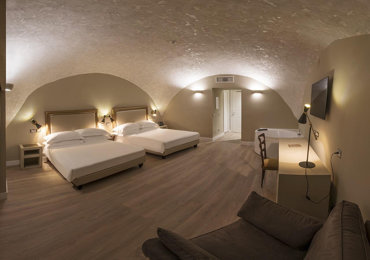 Suite Double Queen Bed
