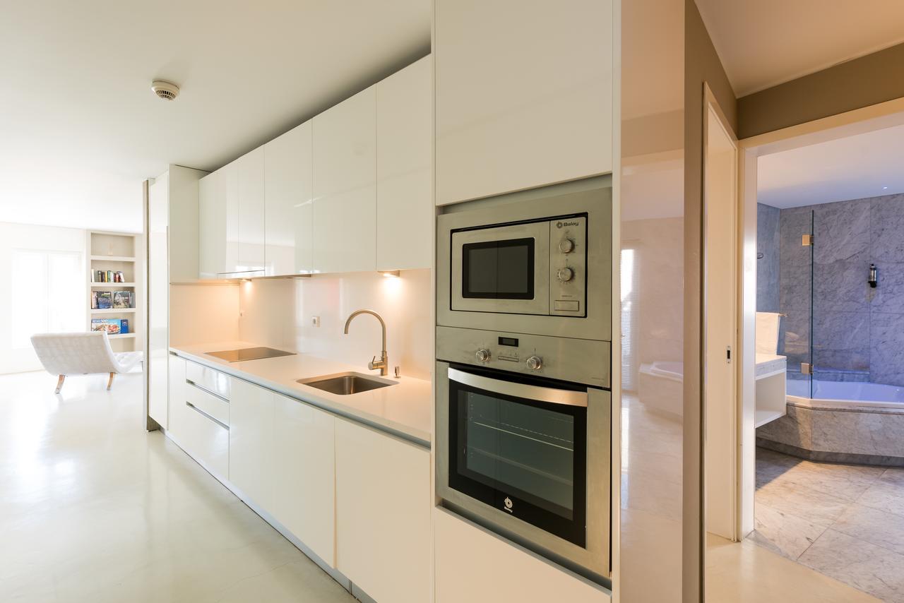 One-Bedroom Apartment Panoramic View