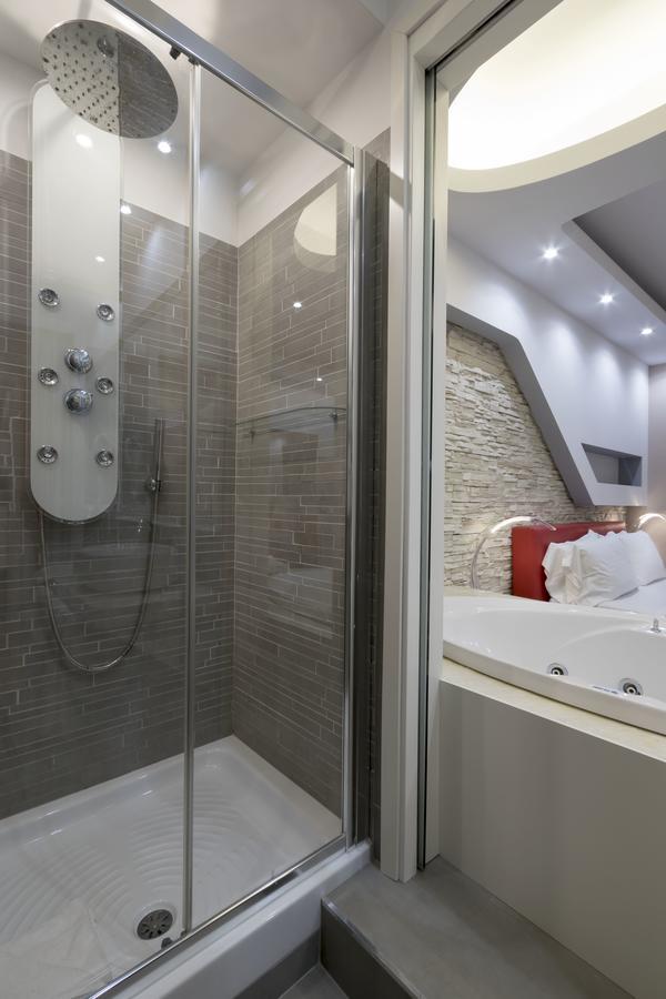 Deluxe Double Room Bath