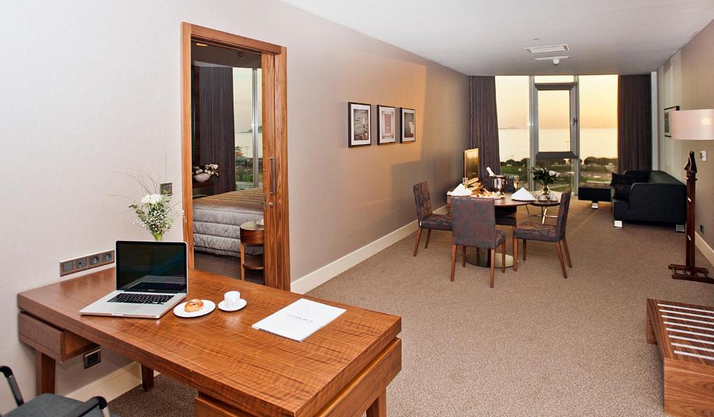 Presidential Suite with Princess Island's View