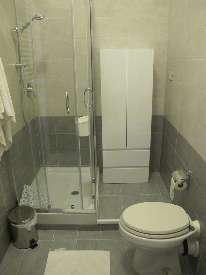 Double Room Private Bathroom