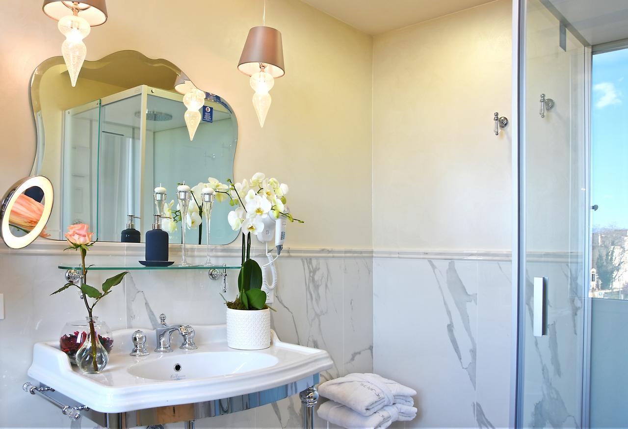 Deluxe Suite Spa Bath Sauna Spa Access