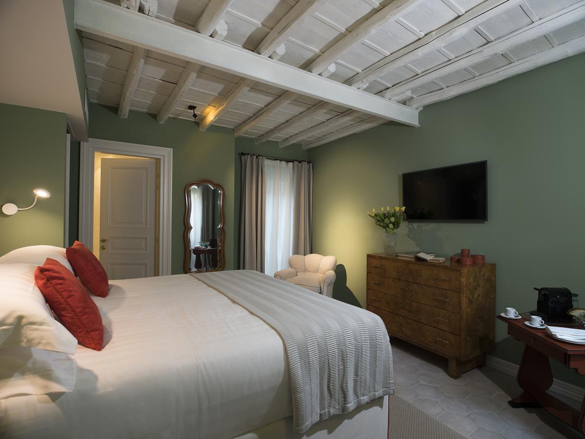 Standard King Room Internal View