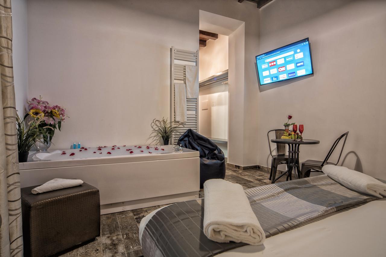 Triple Room Bath