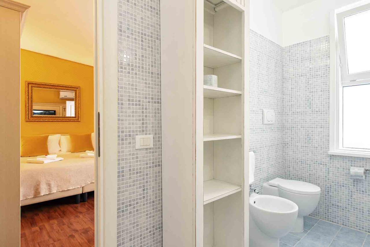 Double or Twin Room Private Bathroom