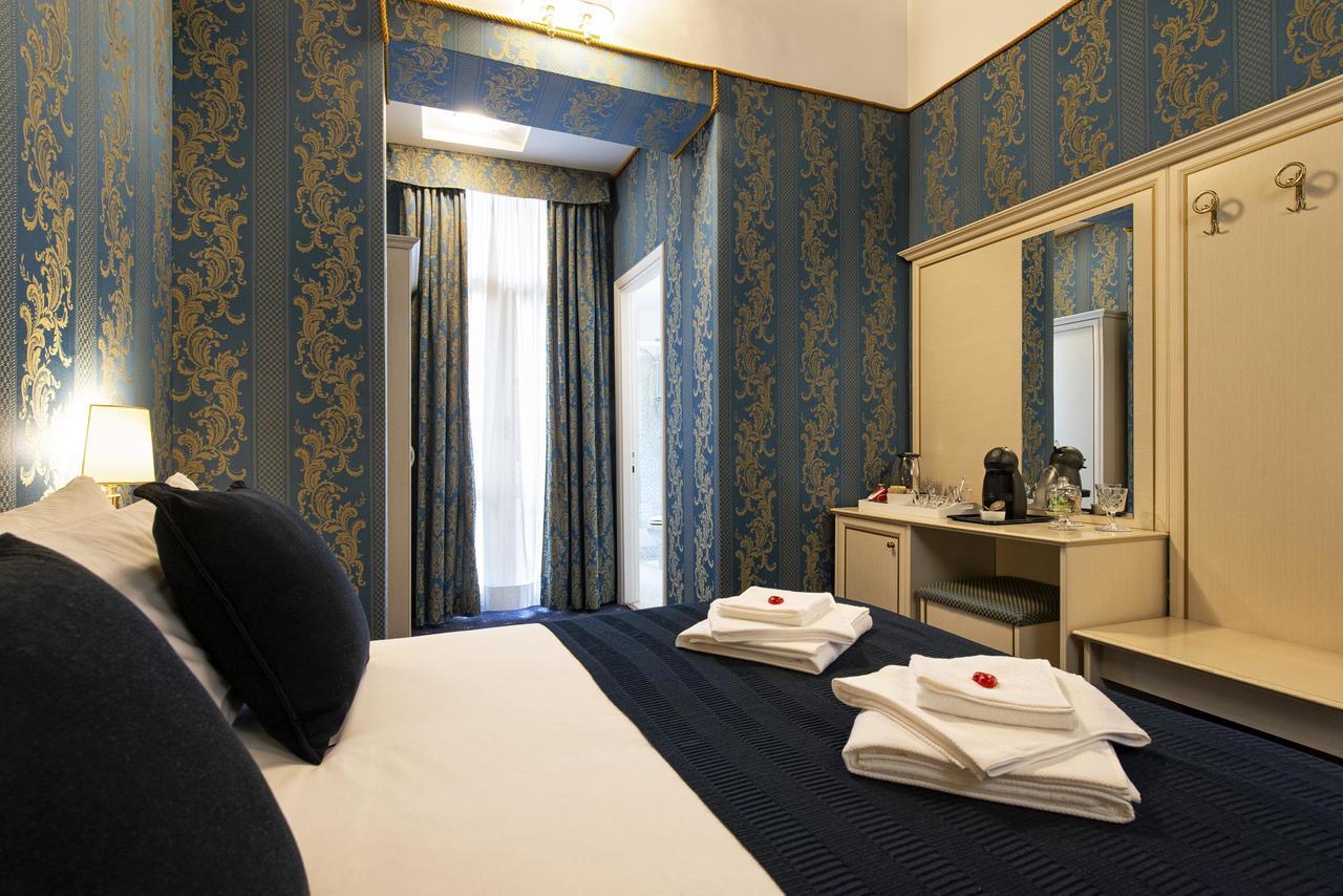 Double or Twin Room Private Bathroom