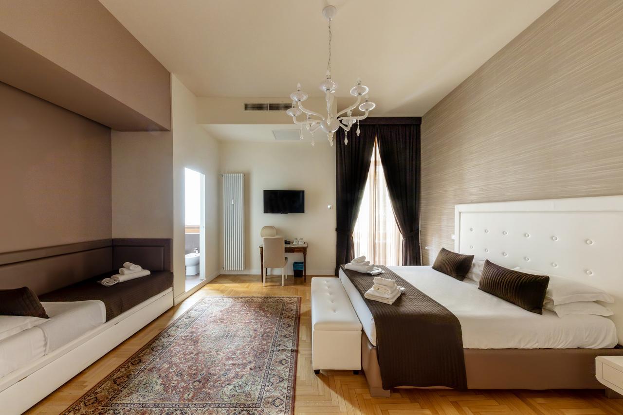 Superior King Suite