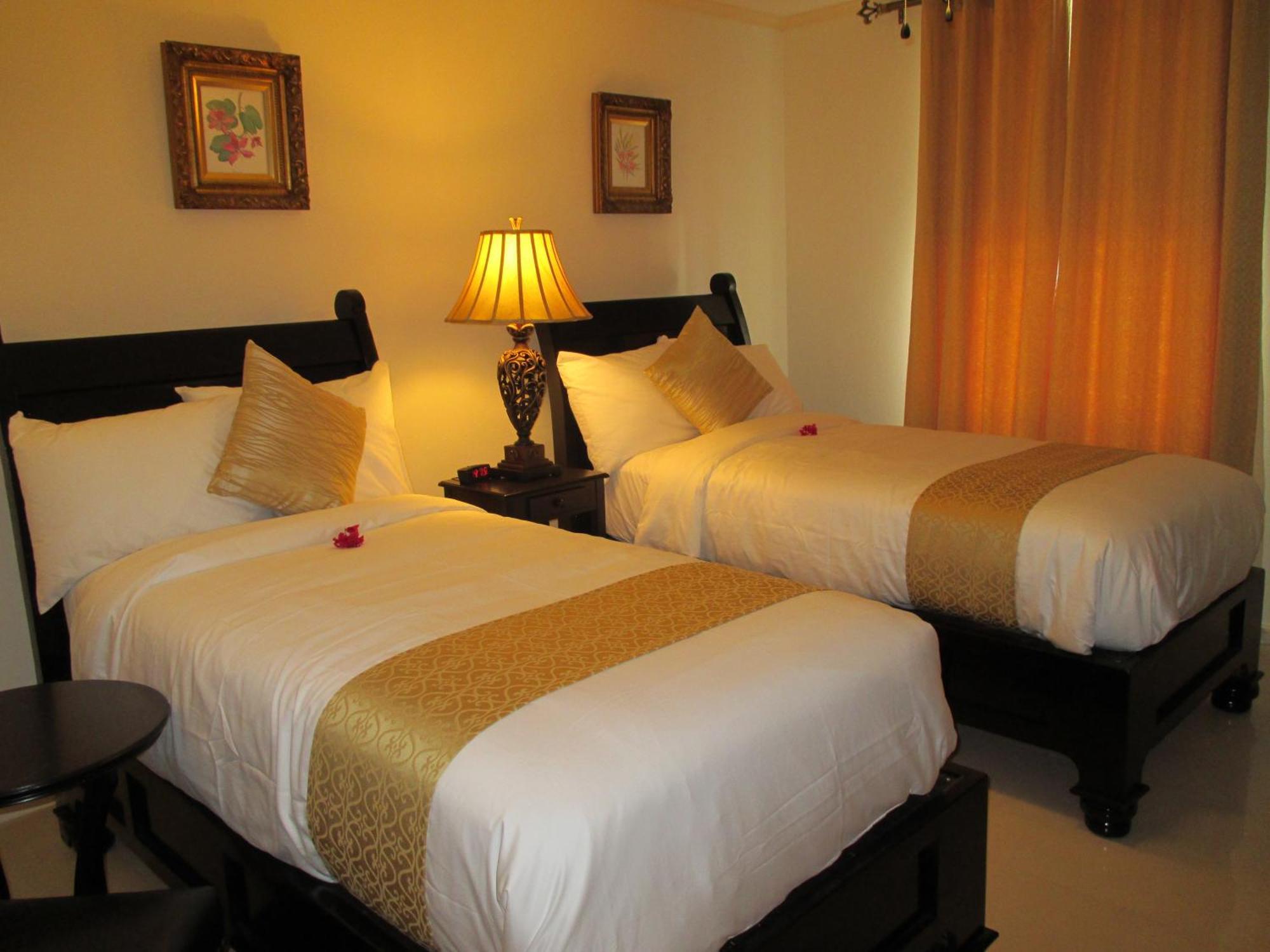 Pearl Room,676766628:JPEG