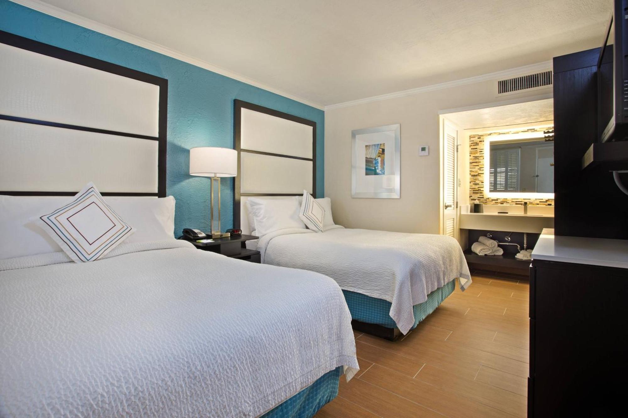 Standard Room with Two Double Beds