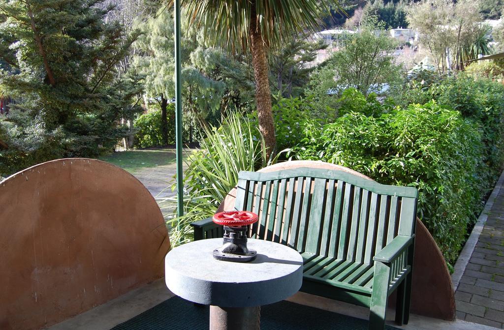 Studio,1138791436:JPEG