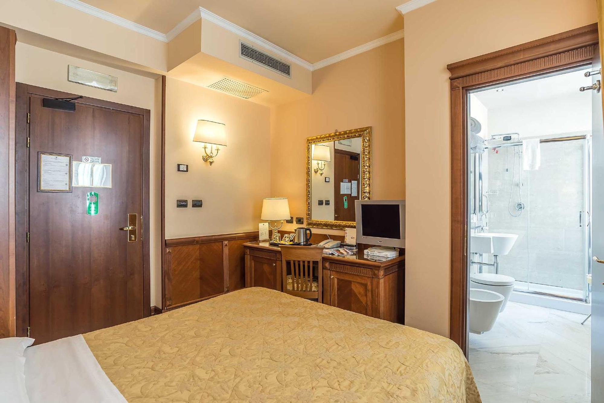 Queen Room