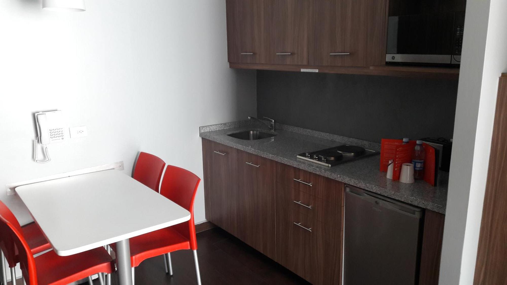 Deluxe King Suite