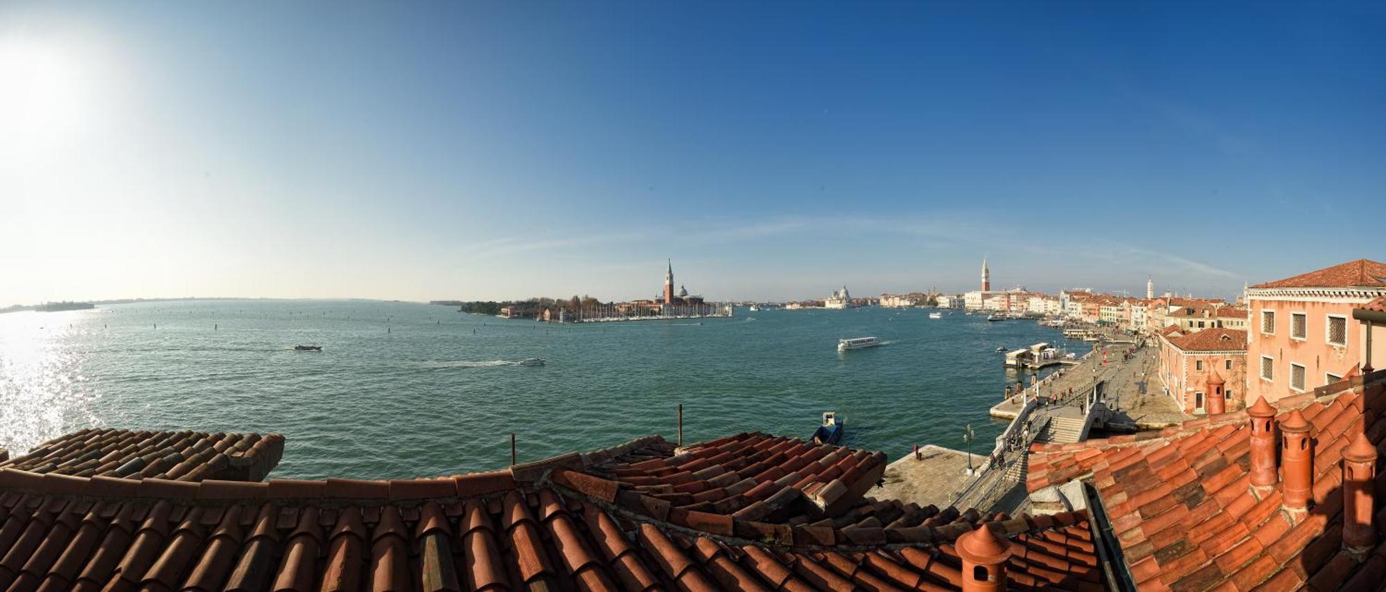 Suite with Terrace and Lagoon View
