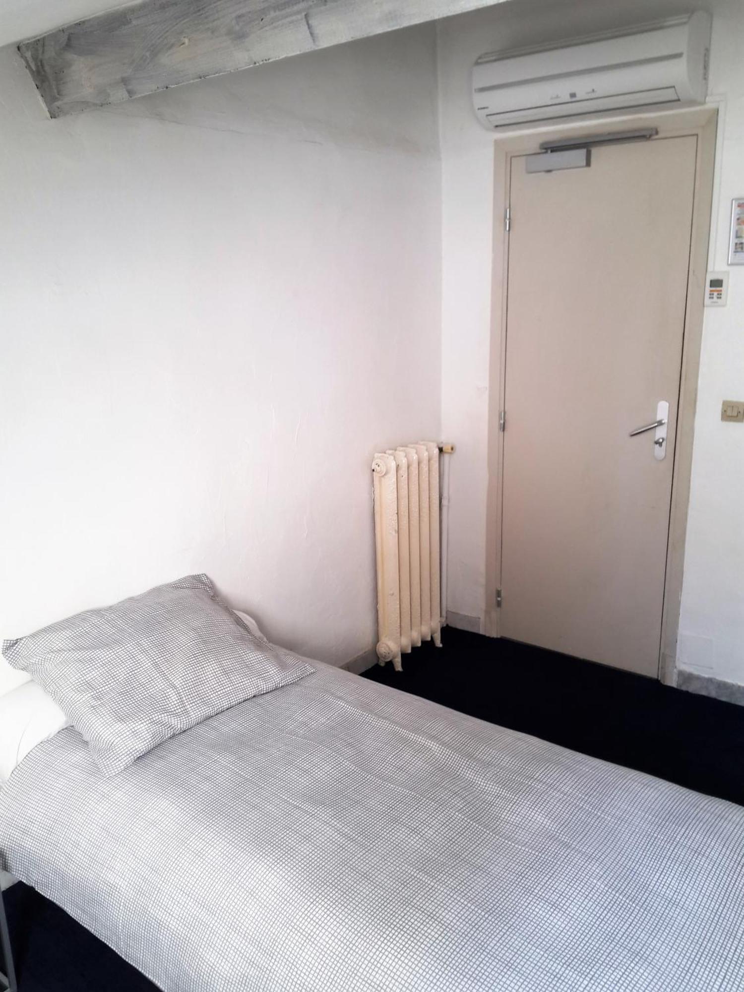 Economy Triple Room
