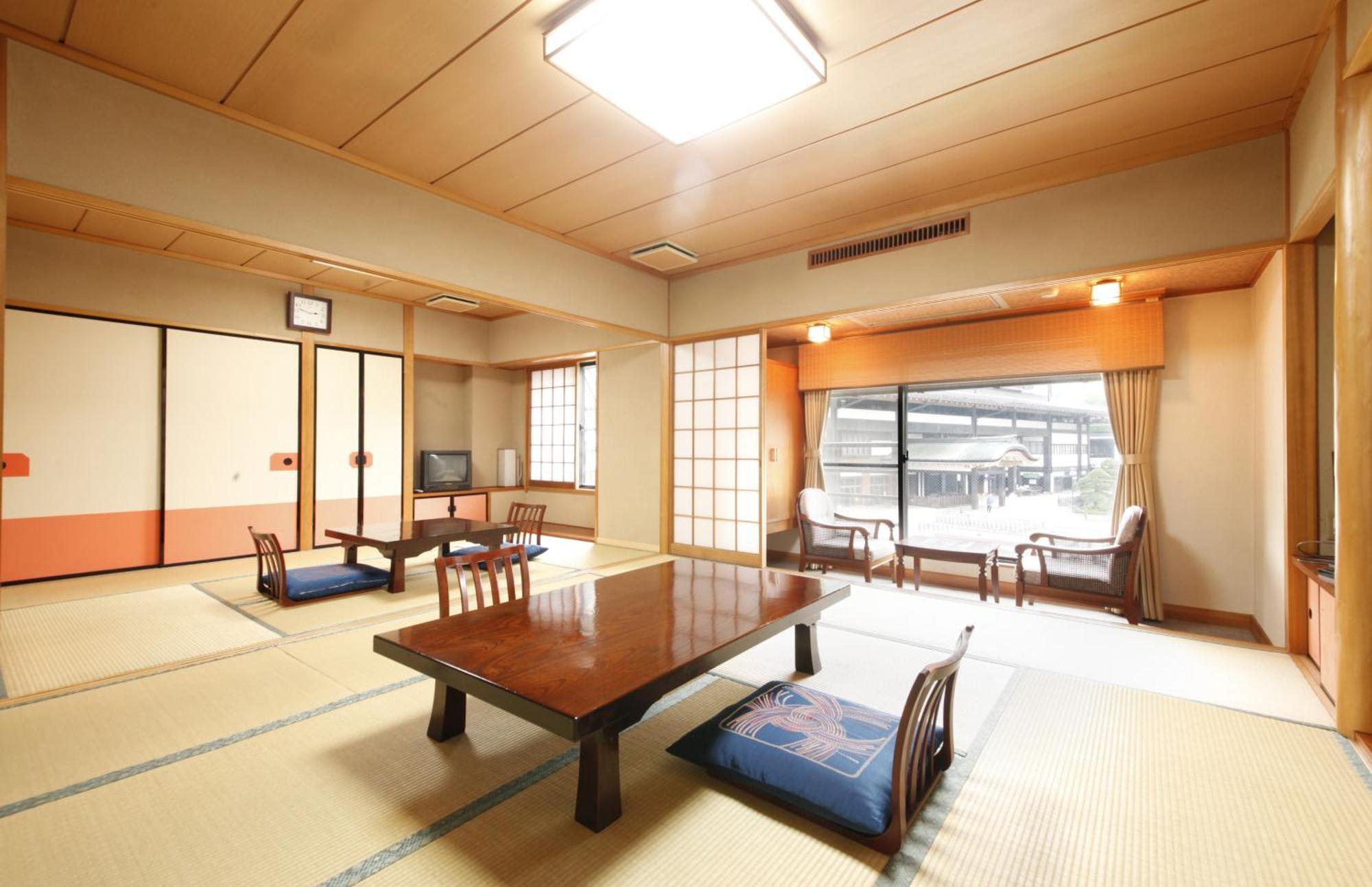 Deluxe Japanese-Style Room Private Bathroom Naritasan Temple View