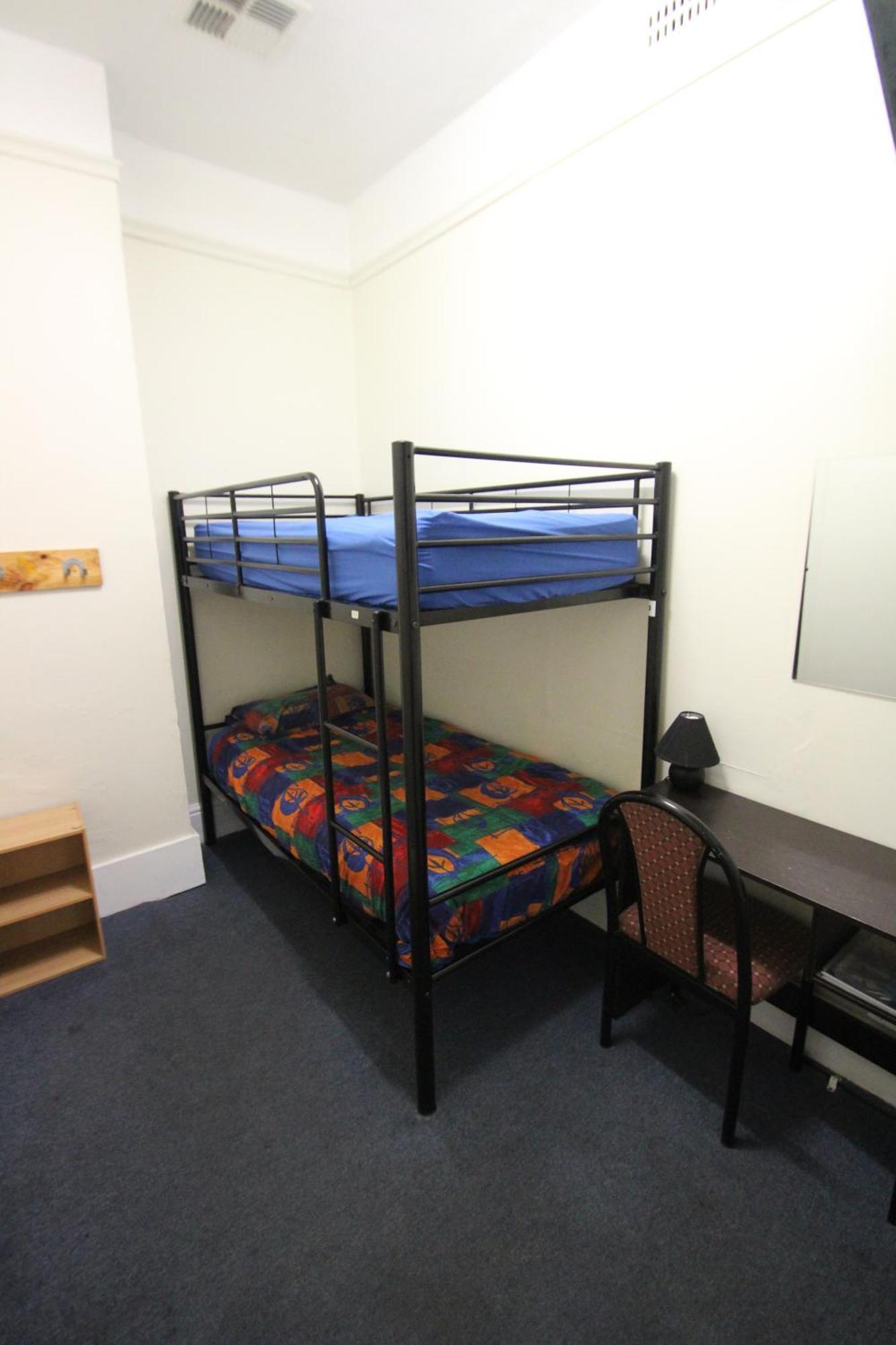 Bed 8-Bed Female Dormitory Room