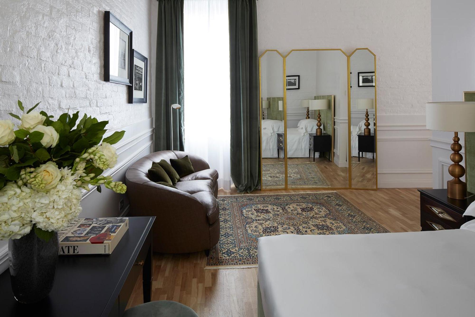 Deluxe Suite Private Garden