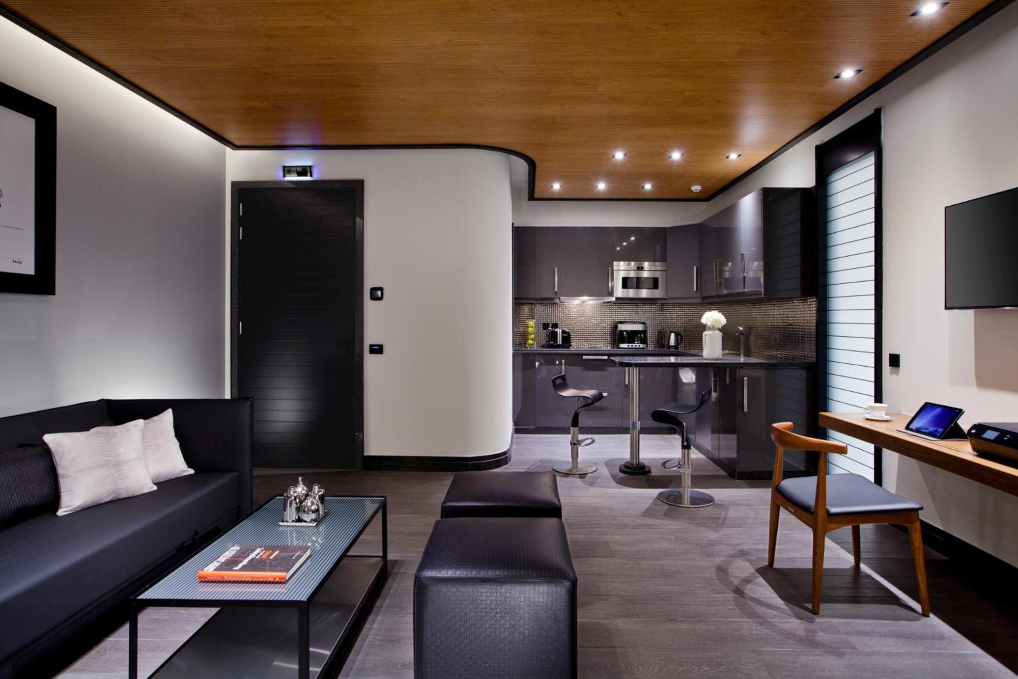 Deluxe Two Bedroom Apartment