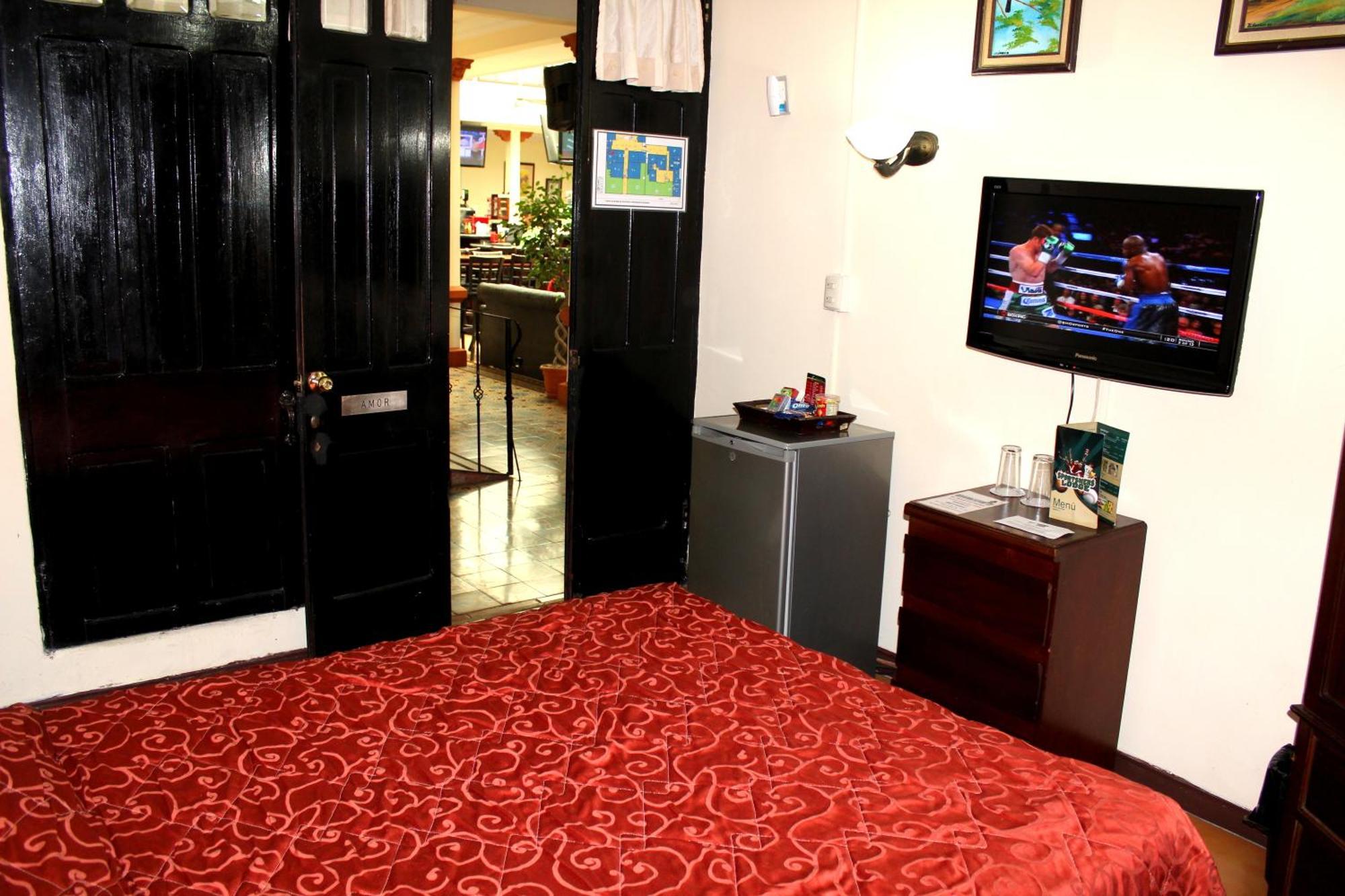 Standard Queen Room