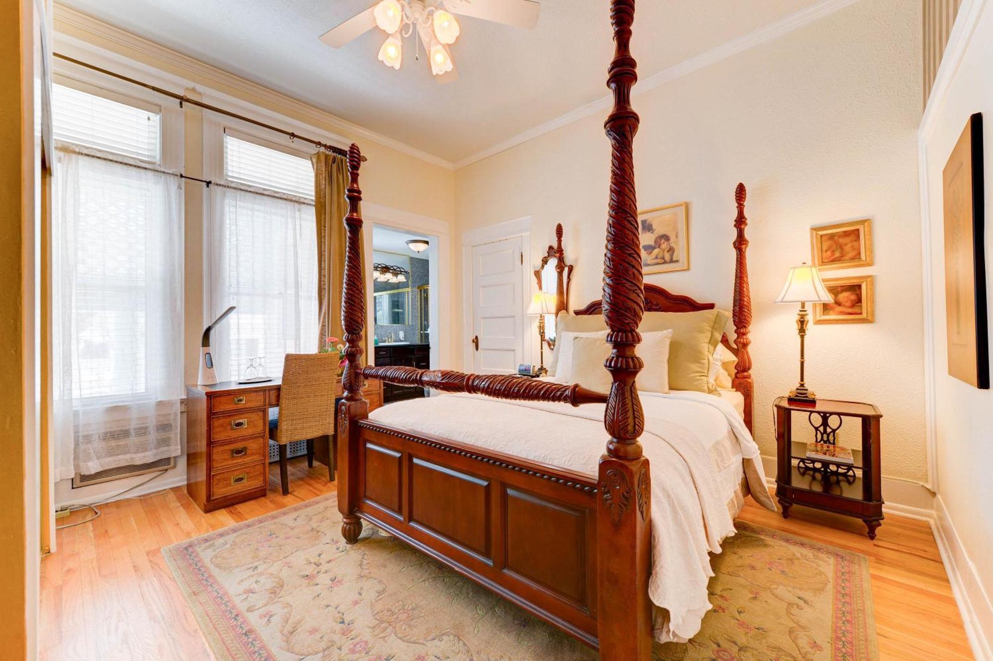 Queen Room Spa Bath