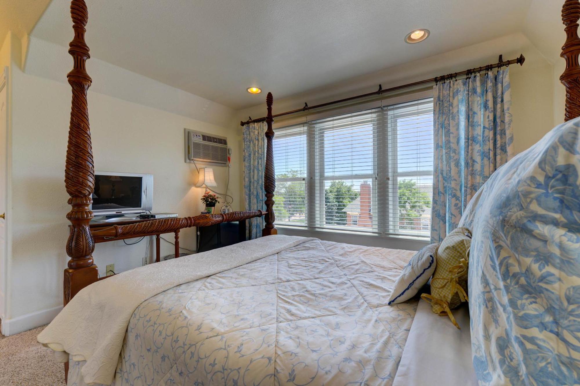 Queen Suite