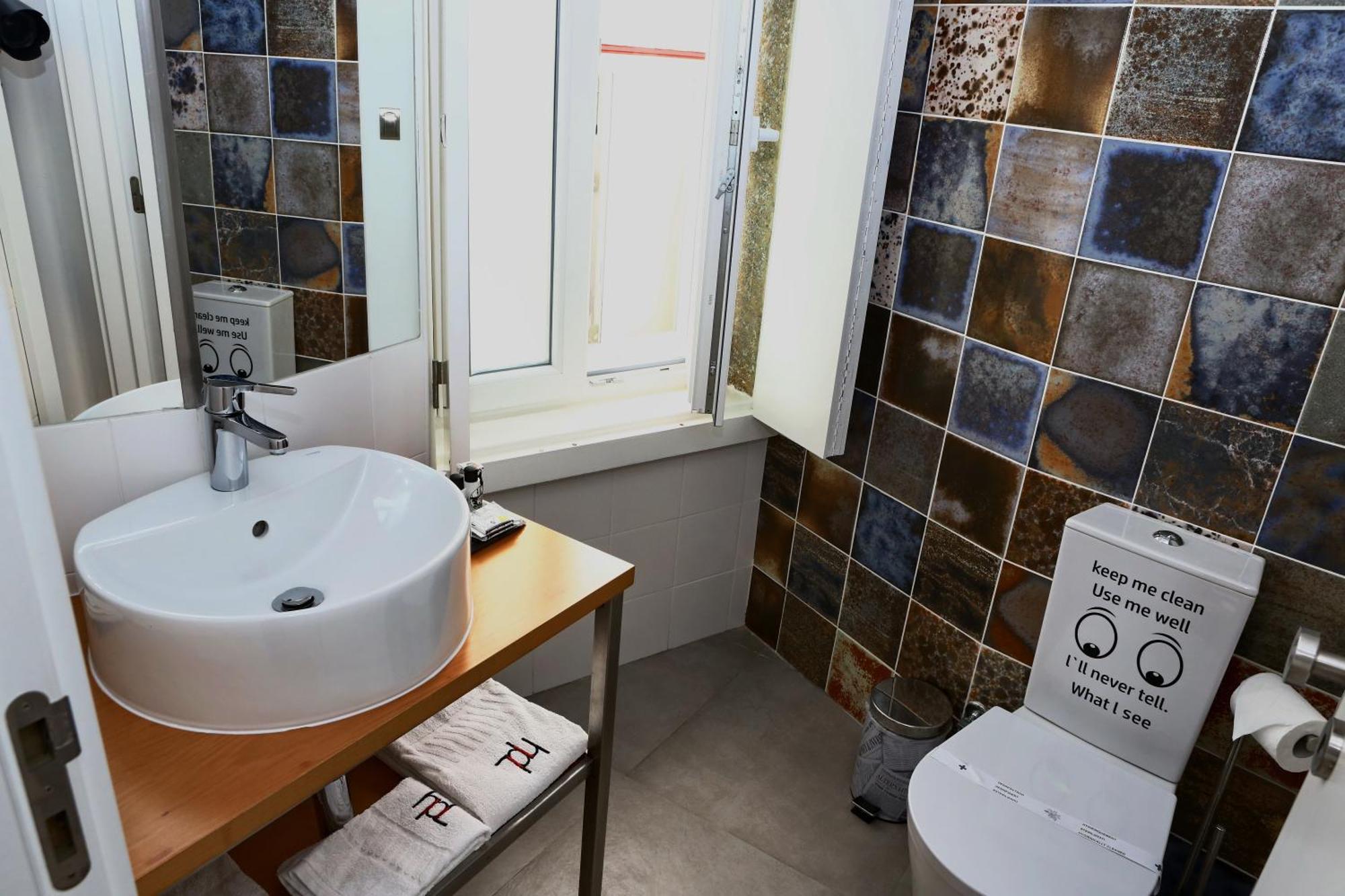 Double Room Private Bathroom