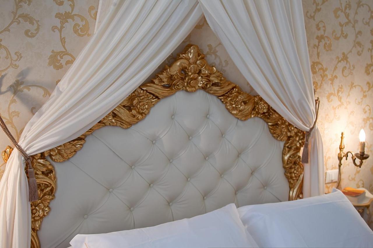 Deluxe Queen Suite