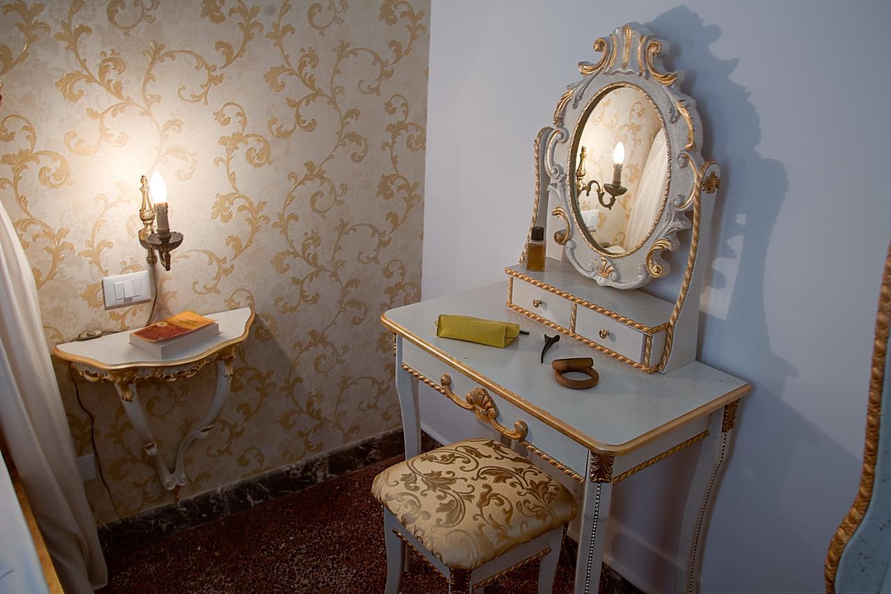 Deluxe Queen Suite