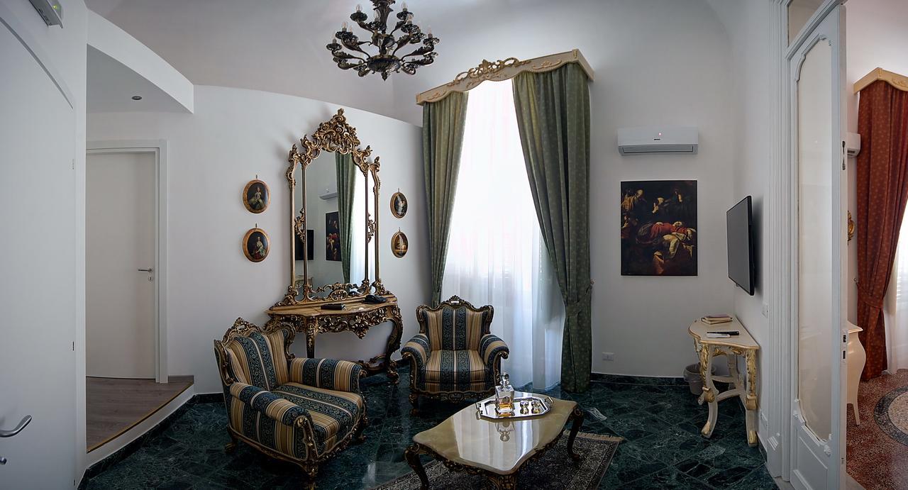 Deluxe Queen Suite