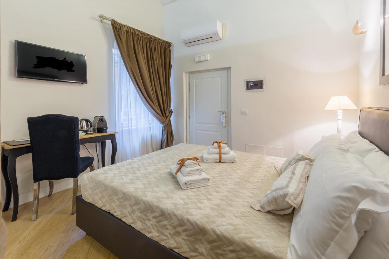 Standard Queen Room