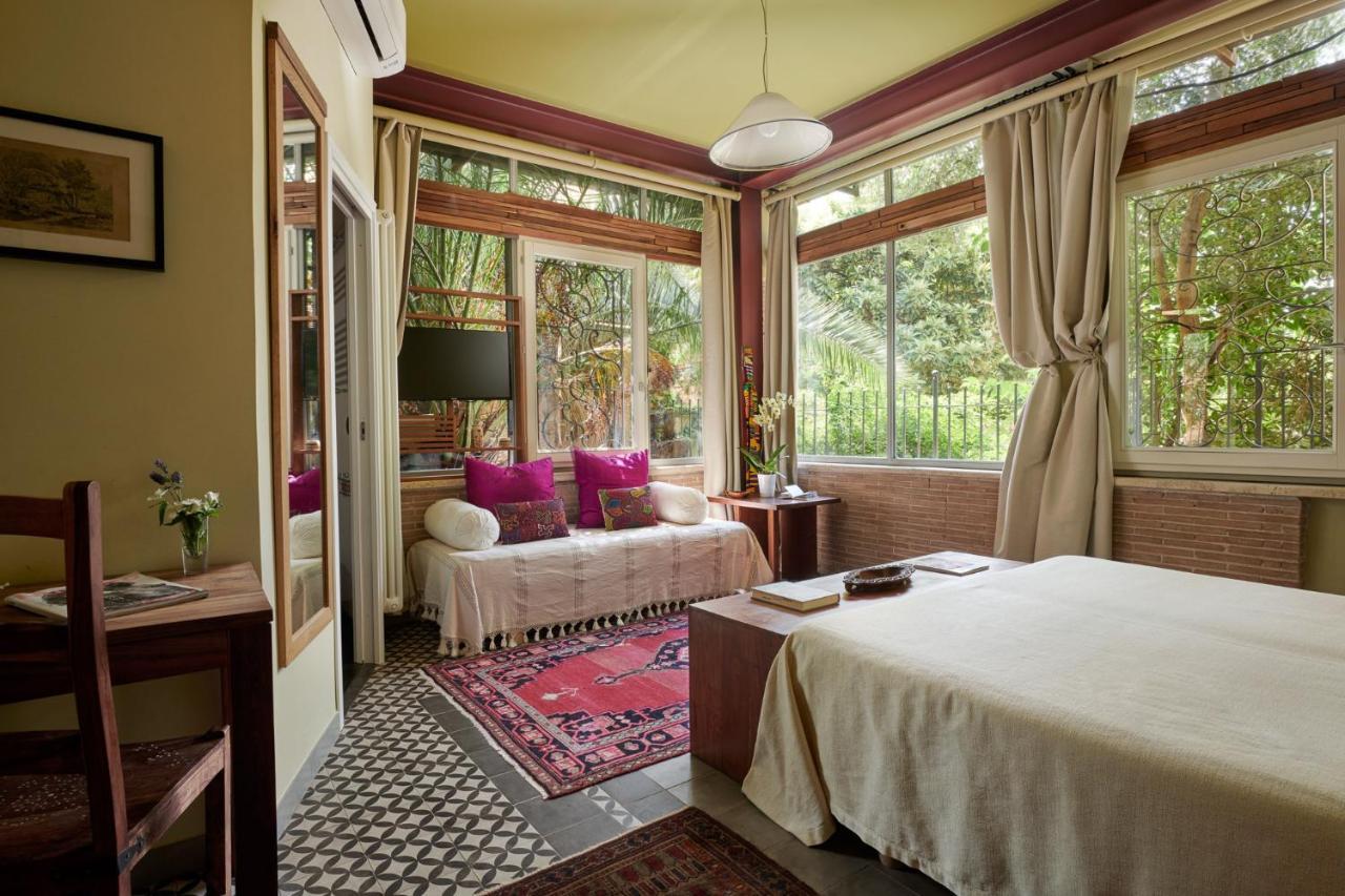 Queen Room Garden View