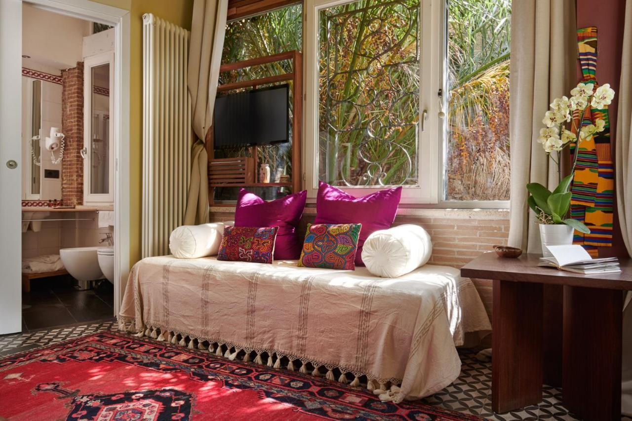 Queen Room Garden View