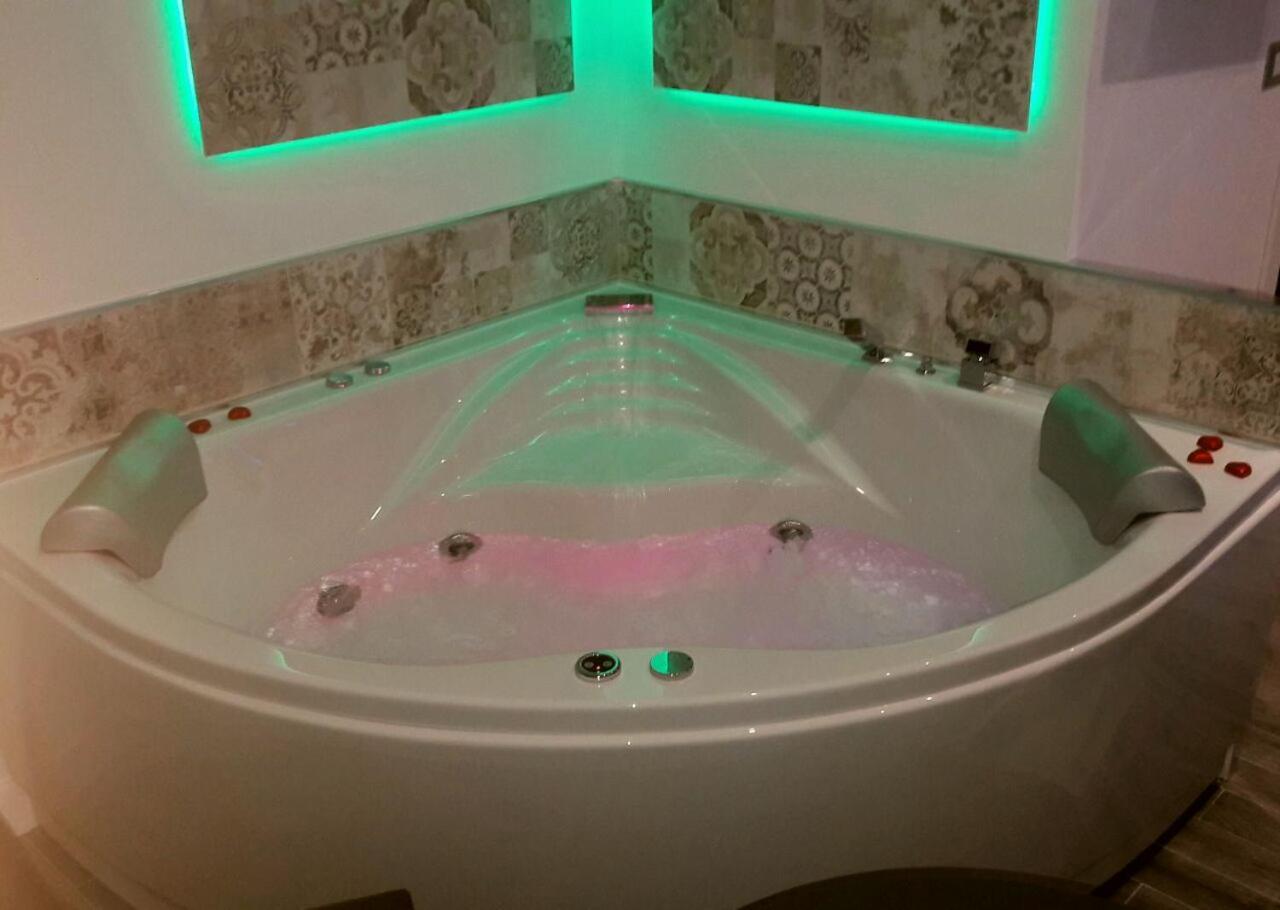 Deluxe Double or Twin Room Spa Bath