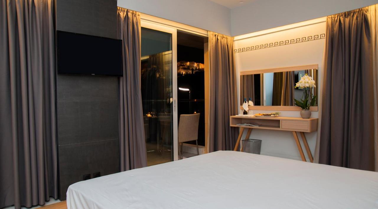 Acropolis Corner Suite Balcony Jetted tub