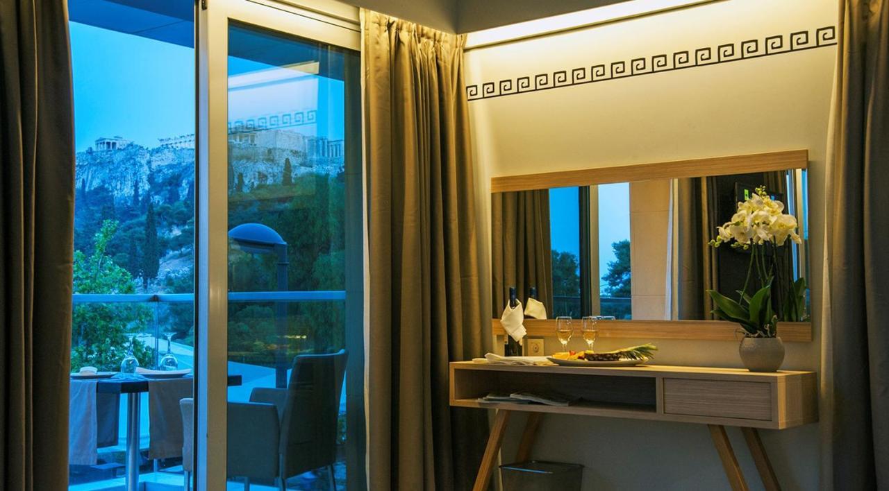 Acropolis Corner Suite Balcony Jetted tub