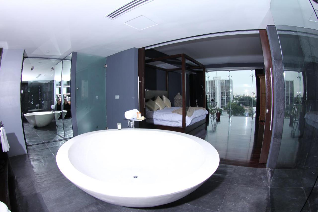 Suite Demetria
