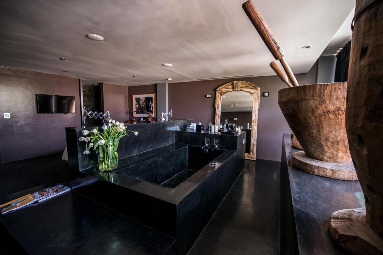 Urban Suite Bath