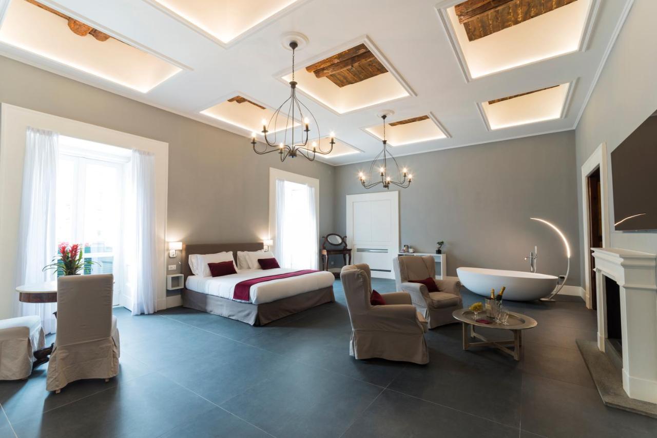 King Suite Bath