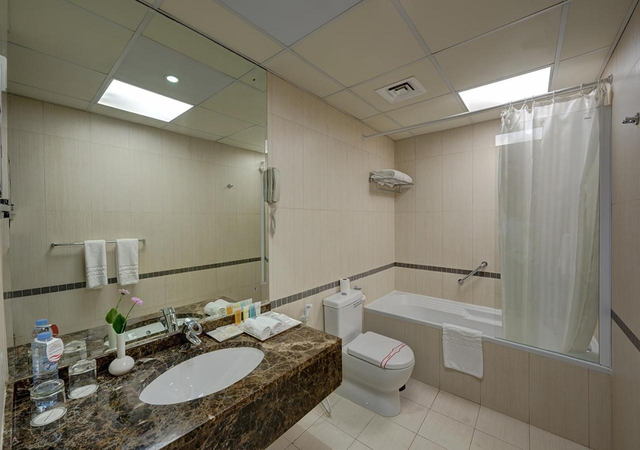 Three-Bedroom Apartment Marina View