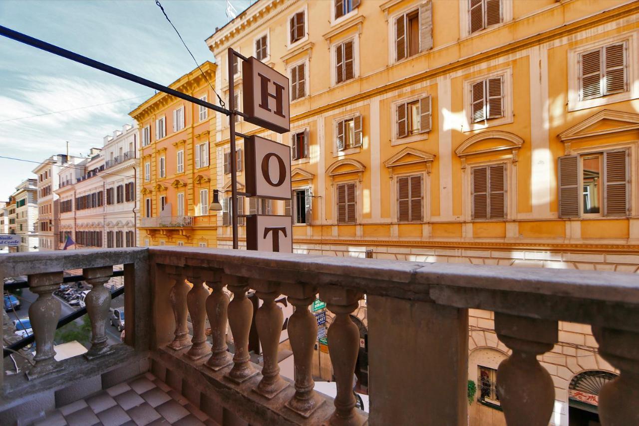 Standard Double or Twin Room Balcony