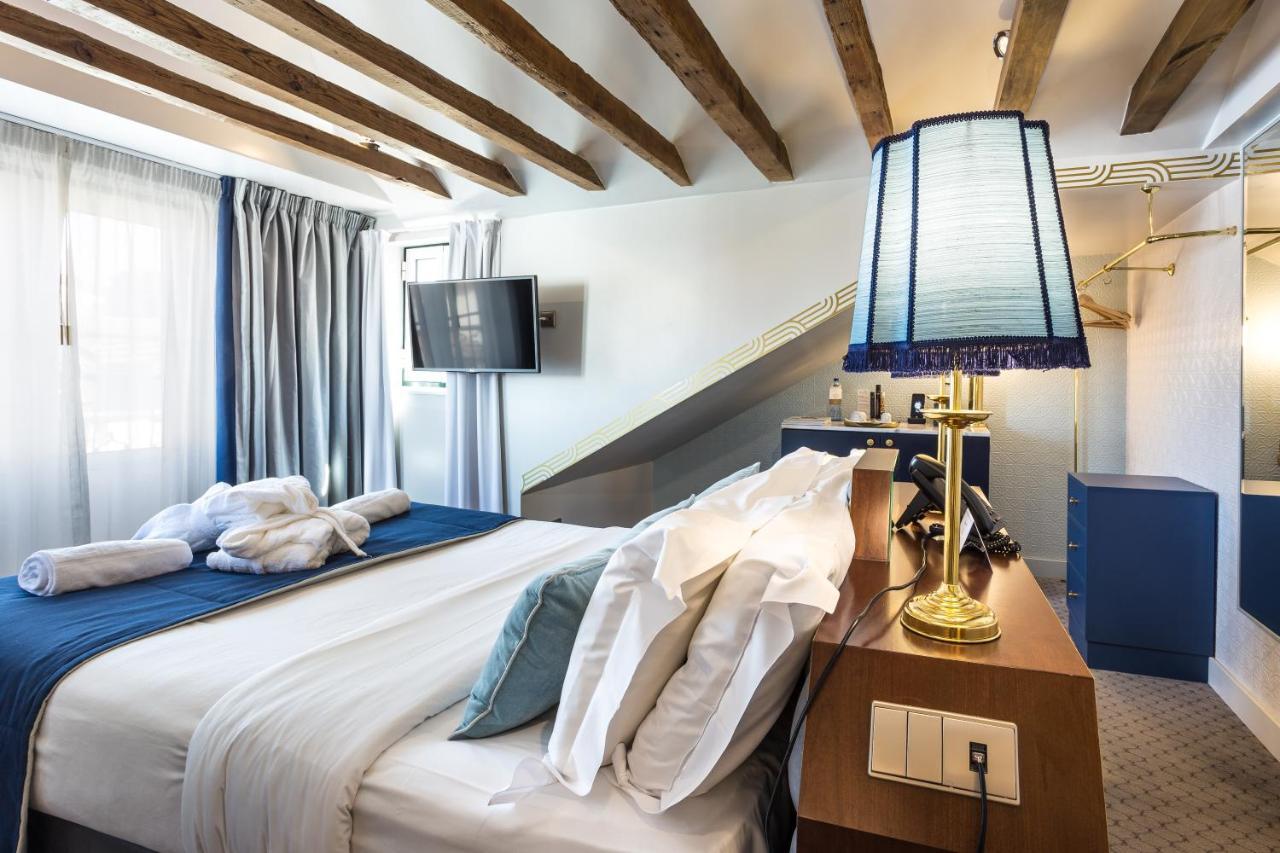 Deluxe Room Balcony