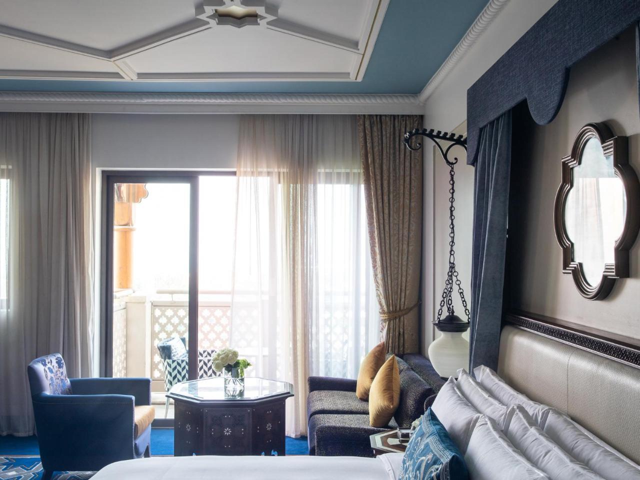 Ocean View Club Room Club Benefits