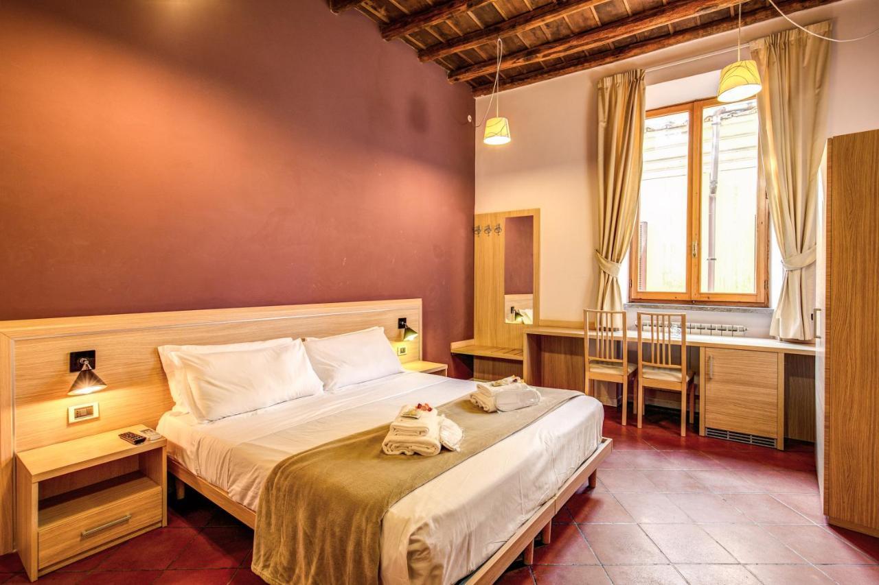Deluxe Double Room Shower