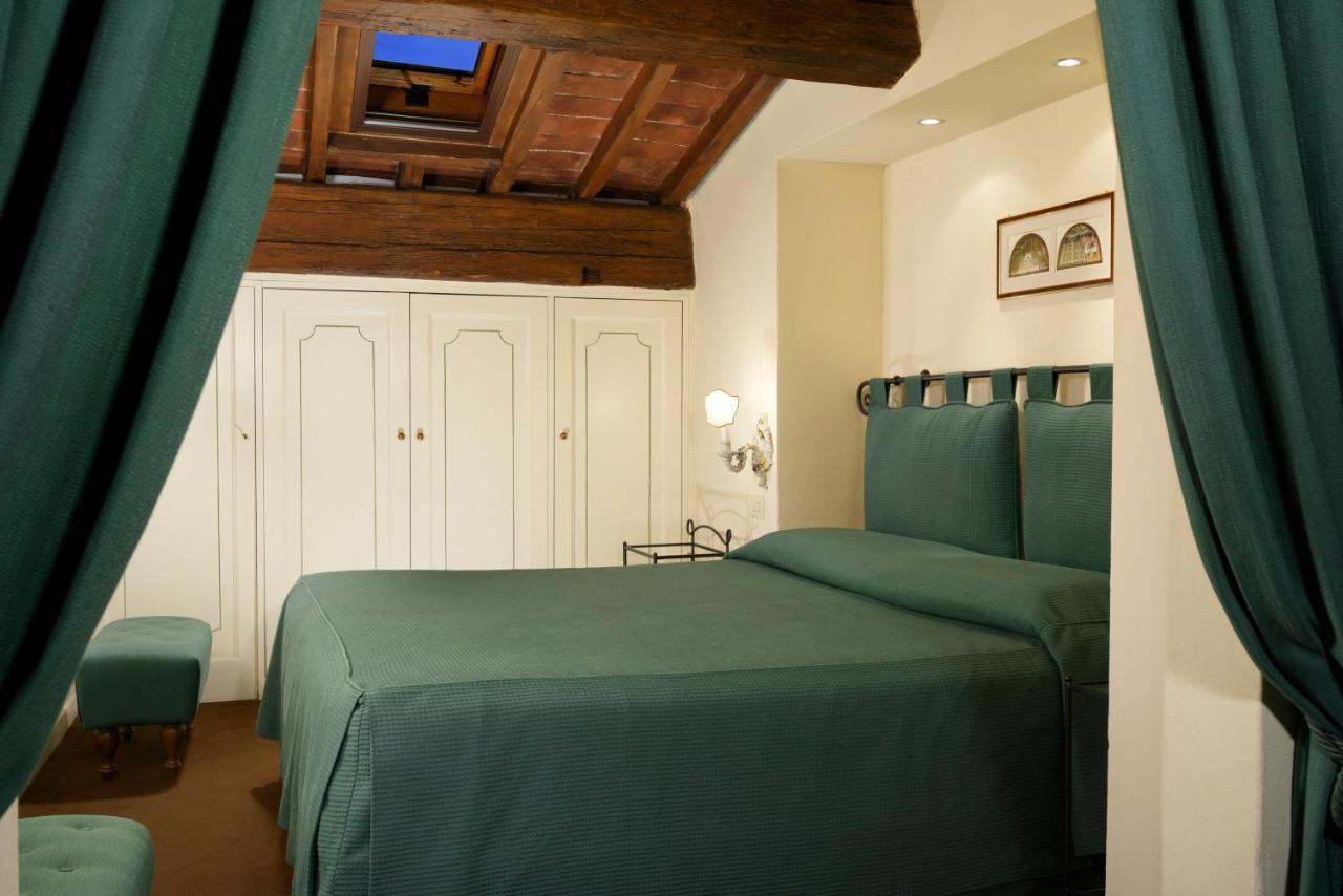 Deluxe Suite Spa Bath