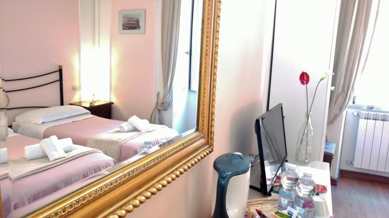 Double or Twin Room Private Bathroom