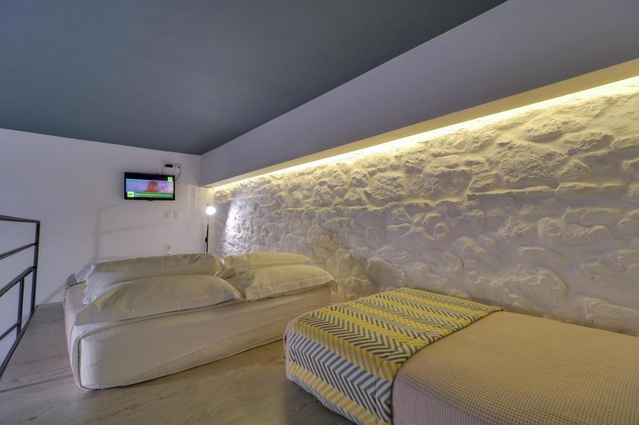 Street Level Superior Loft