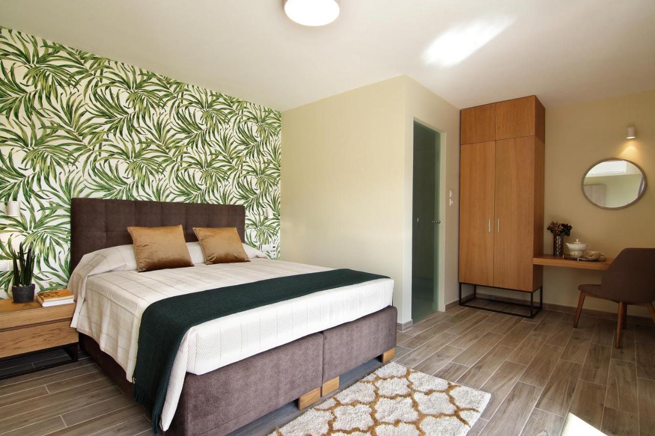 King Suite Balcony & Side Sea View