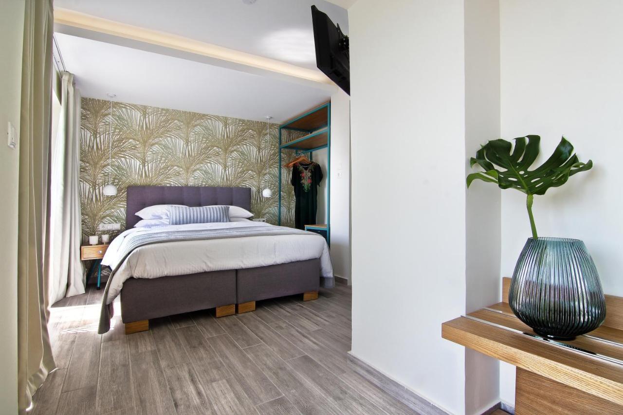 Queen Suite Balcony & Side Sea View