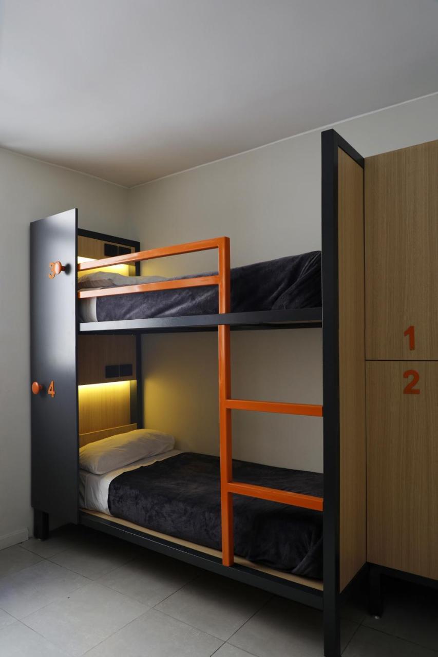 Single Bed Mixed Dormitory Room,758921578:JPEG