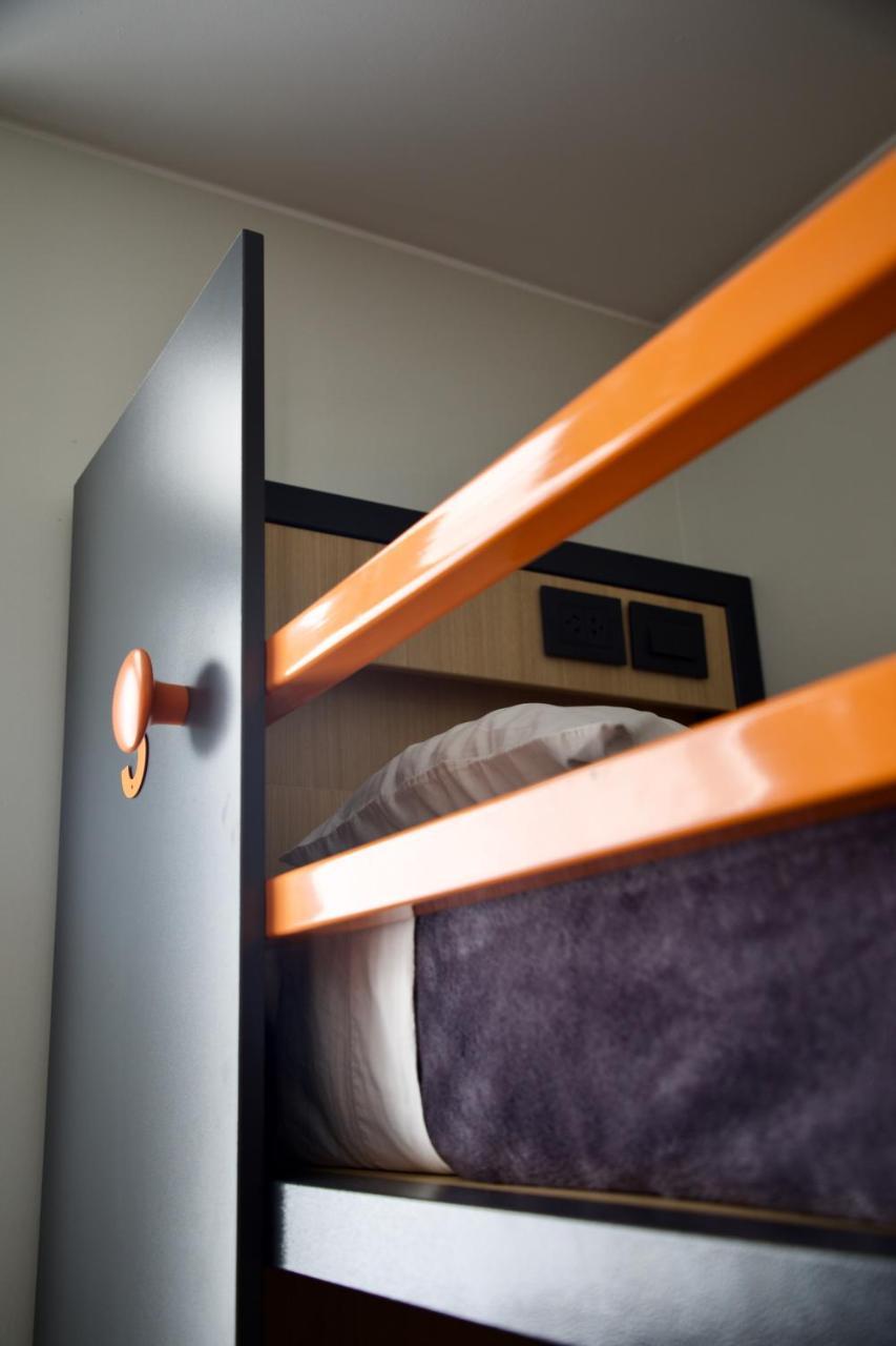 Bed 6-Bed Dormitory Room